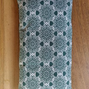 Accueil Bouillotte sèche | Verte à motifs géométriques